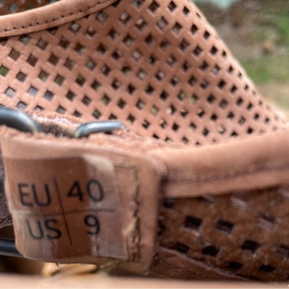 Musse & Cloud Brown Leather Laser Cut Peep Toe Slingback Chunky Platform Heels - Picture 6 of 8